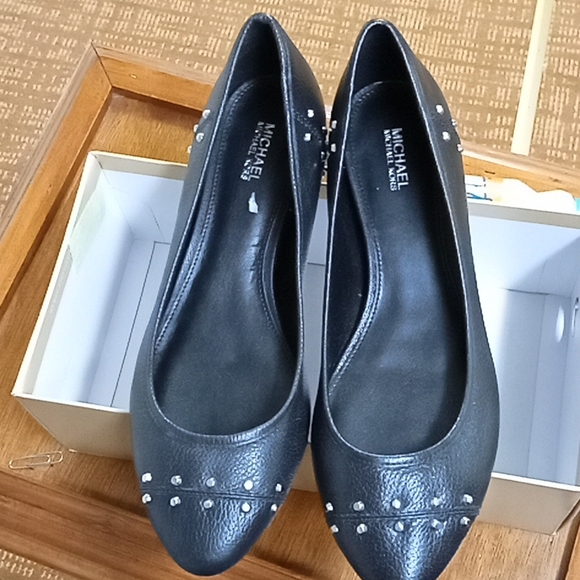 Michael Kors shoes - Picture 3 of 3
